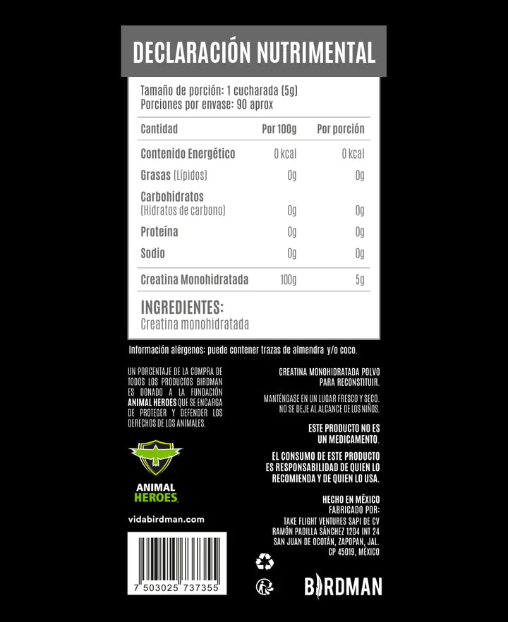 El elegante empaque negro de Creatina Monohidrato - BIRDMAN de GetFit destaca los detalles nutricionales en español, haciendo hincapié en que no contiene calorías, grasas, carbohidratos ni proteínas. Los consejos de uso tienen como objetivo mejorar el rendimiento y desarrollar masa muscular. Los logotipos de Animal Heroes y Birdman se encuentran en la parte inferior.